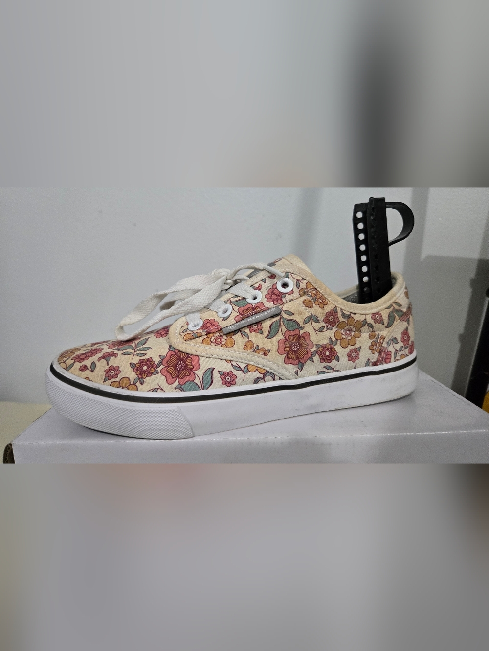 Floral Canvas Low-Top Sneakers - Cream with Pink & Green Flowers